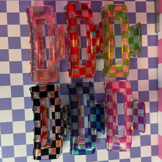 JUMBO IRIDESCENT CHECKERED HAIR CLAWS