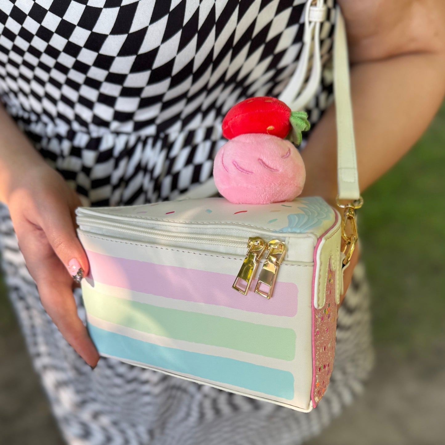 Shortcake Crossbody Cake Purse