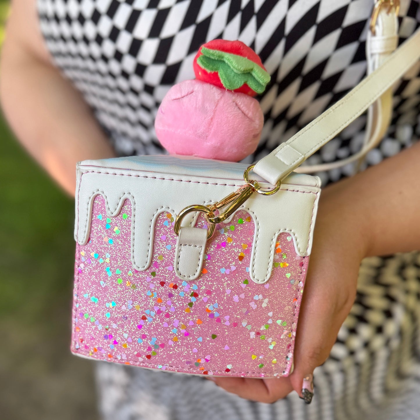 Shortcake Crossbody Cake Purse