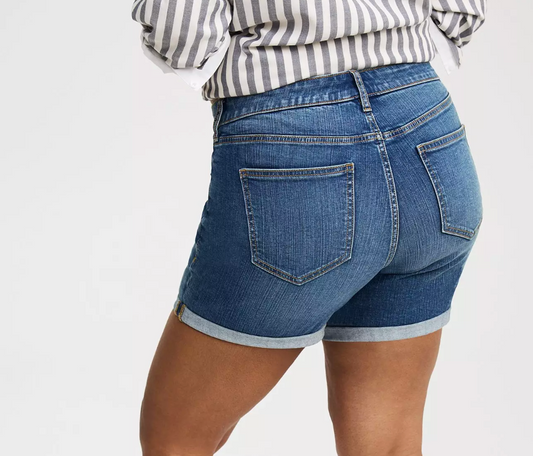 Torrid Vintage Wash 7" Inseam Size 20 #24