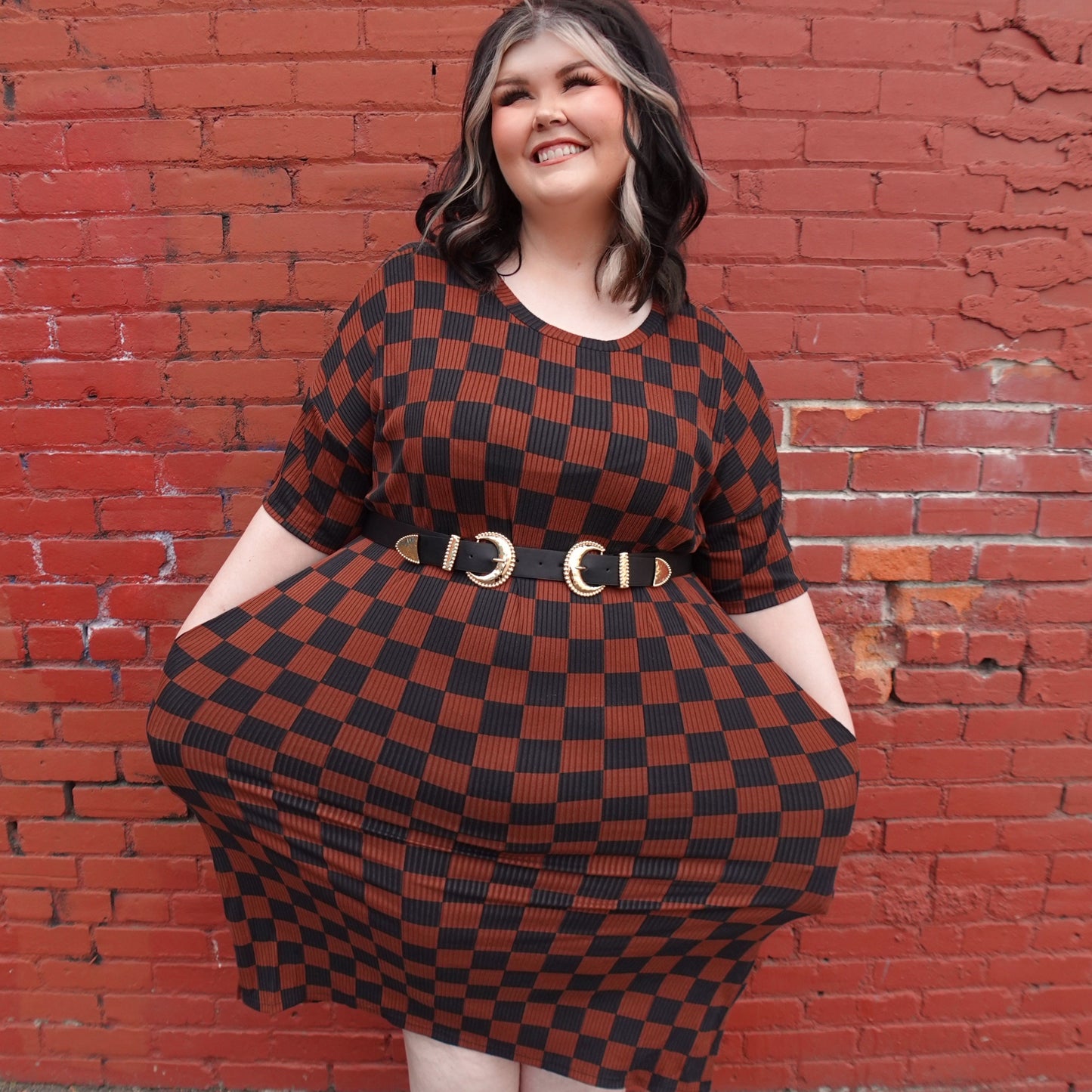 CHECKERED PRINT BROWN RIBBED MIDI DRESS