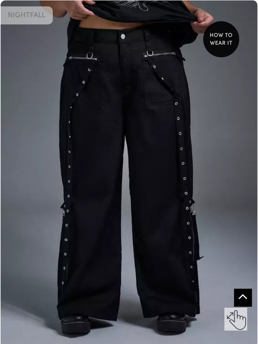 TORRID NIGHTFALL Cargo Pants with Silver Accents size 20 #98