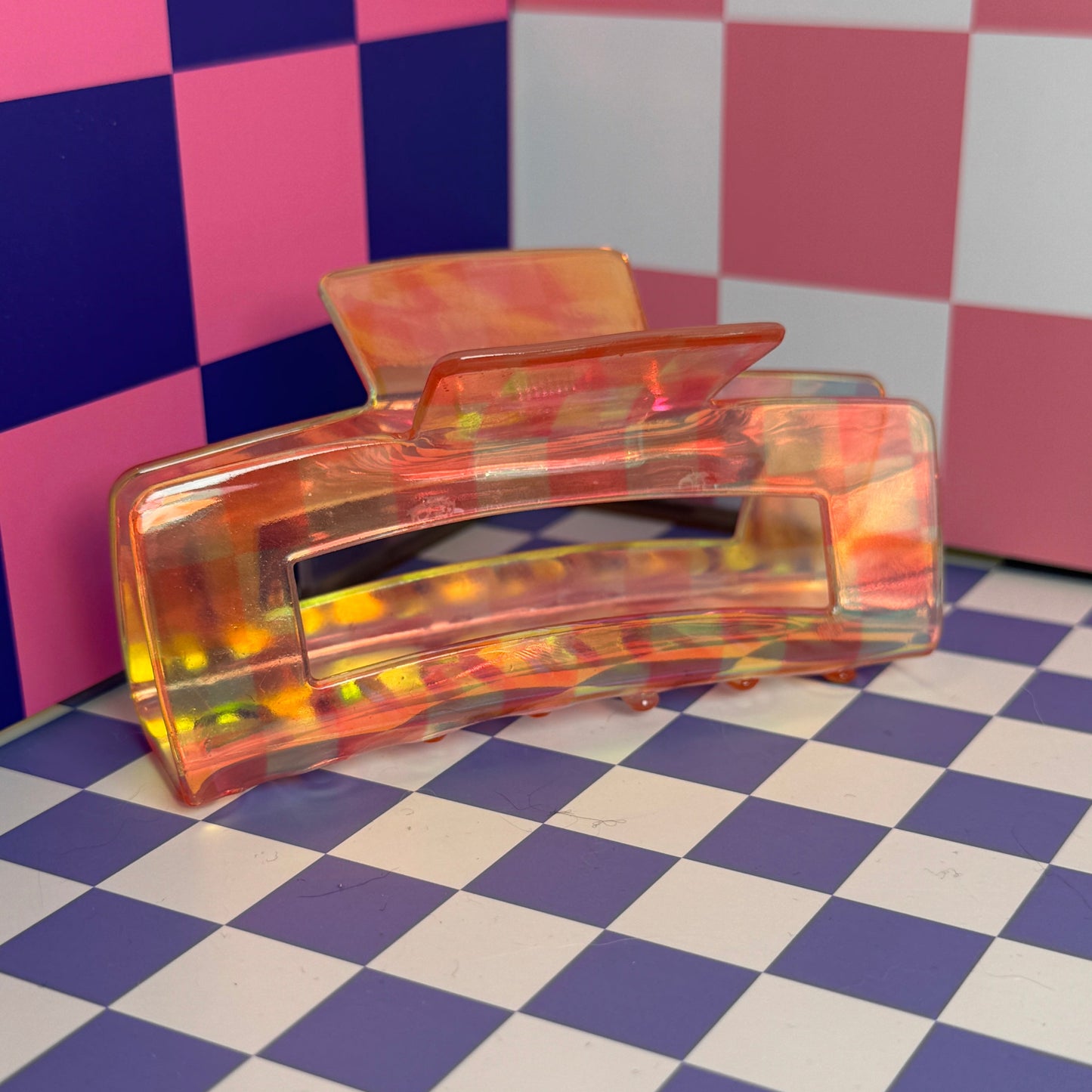 JUMBO IRIDESCENT CHECKERED HAIR CLAWS