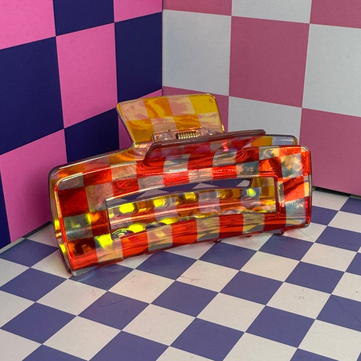JUMBO IRIDESCENT CHECKERED HAIR CLAWS