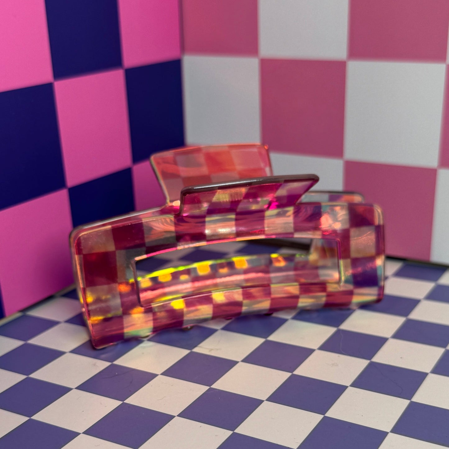 JUMBO IRIDESCENT CHECKERED HAIR CLAWS