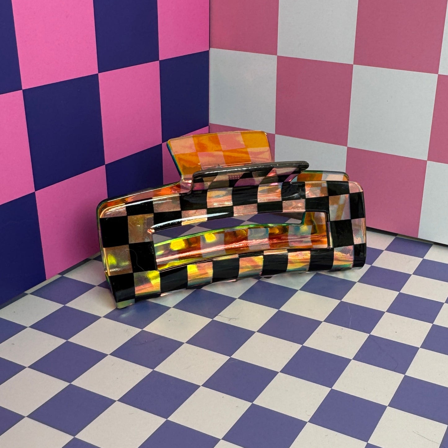JUMBO IRIDESCENT CHECKERED HAIR CLAWS
