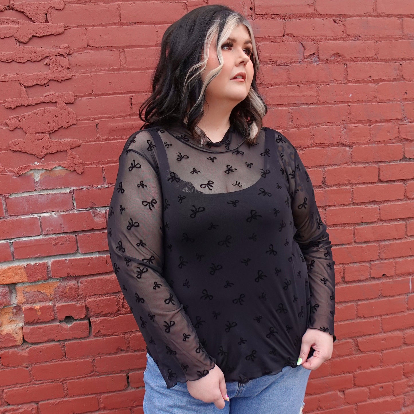 BLACK BOW PRINT MESH TOP