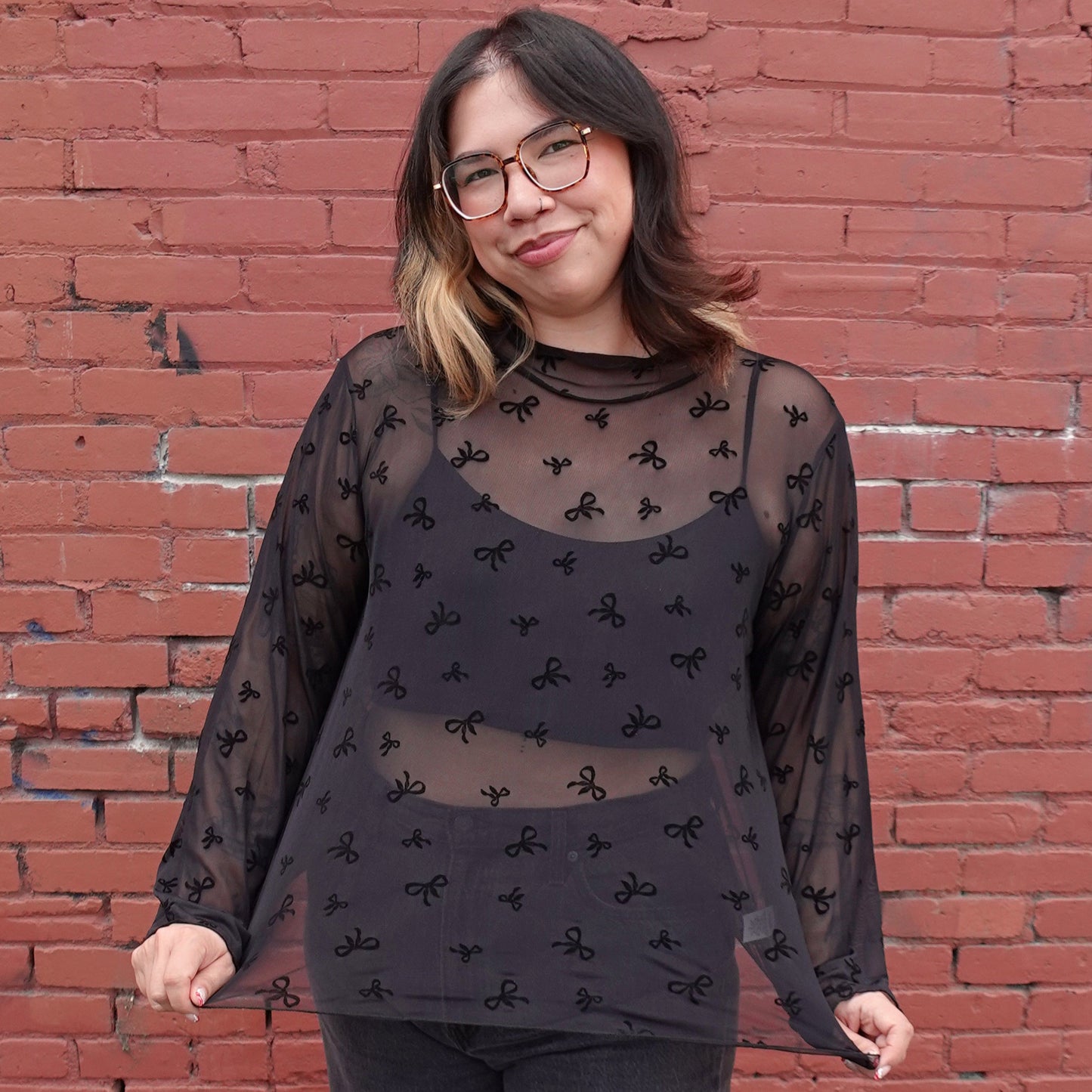 BLACK BOW PRINT MESH TOP