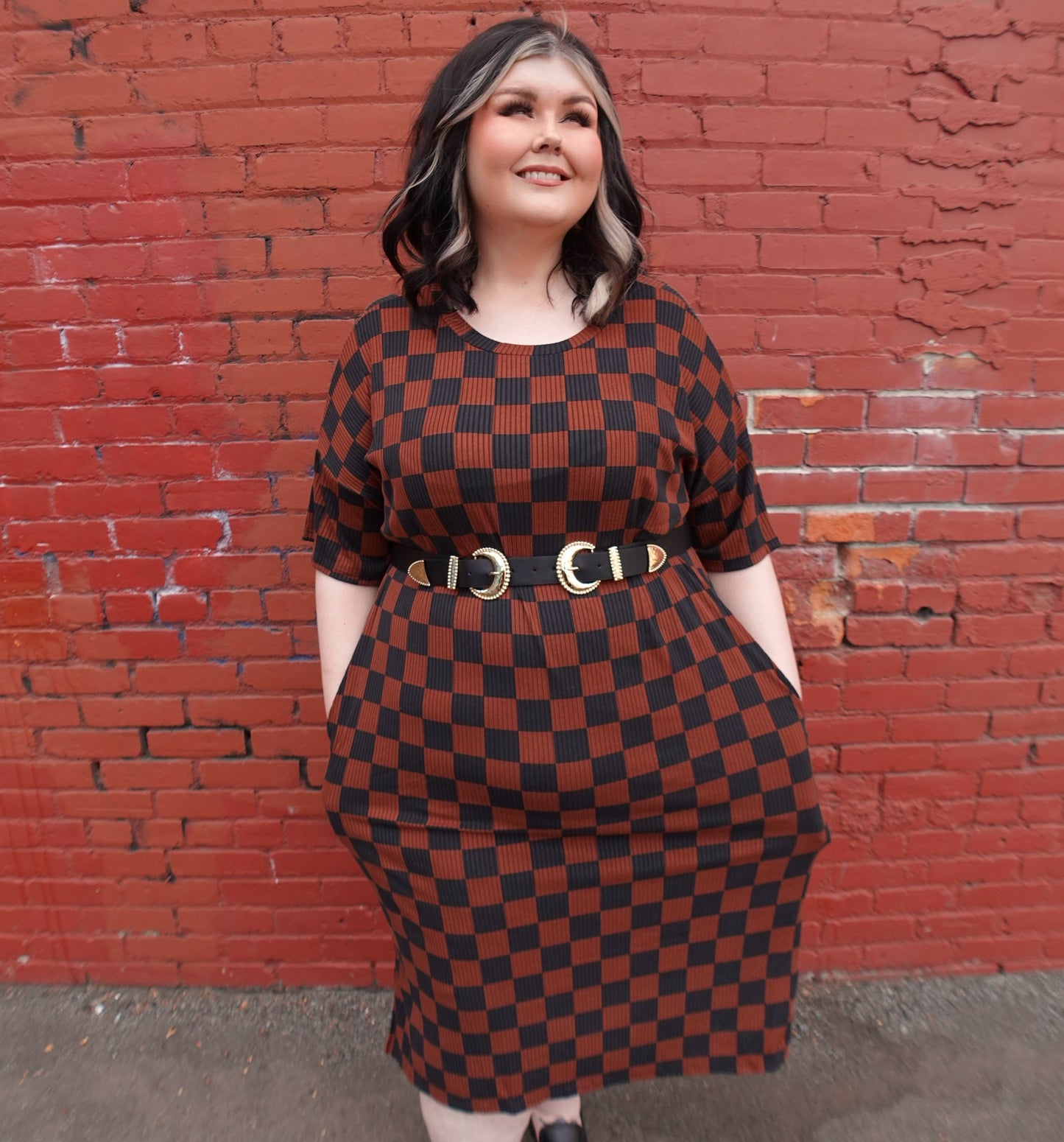 CHECKERED PRINT BROWN RIBBED MIDI DRESS