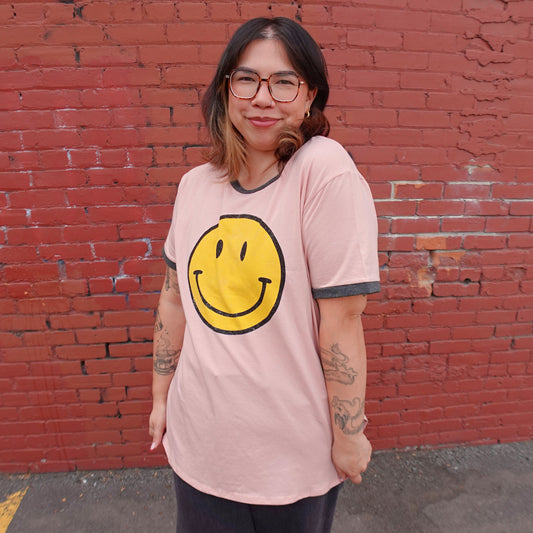SMILEY FACE GRAPHIC TEE